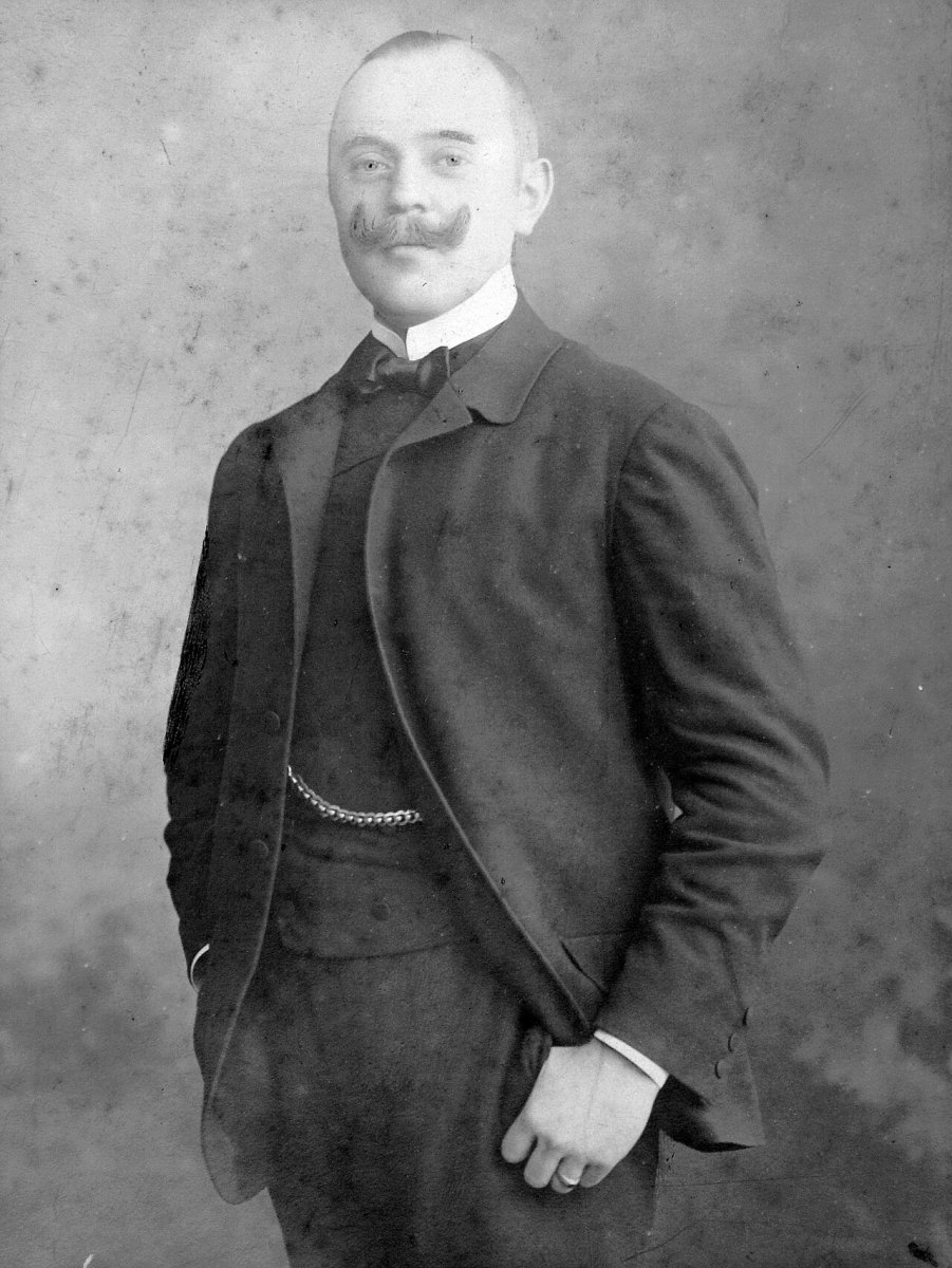 Hungarian mustache style